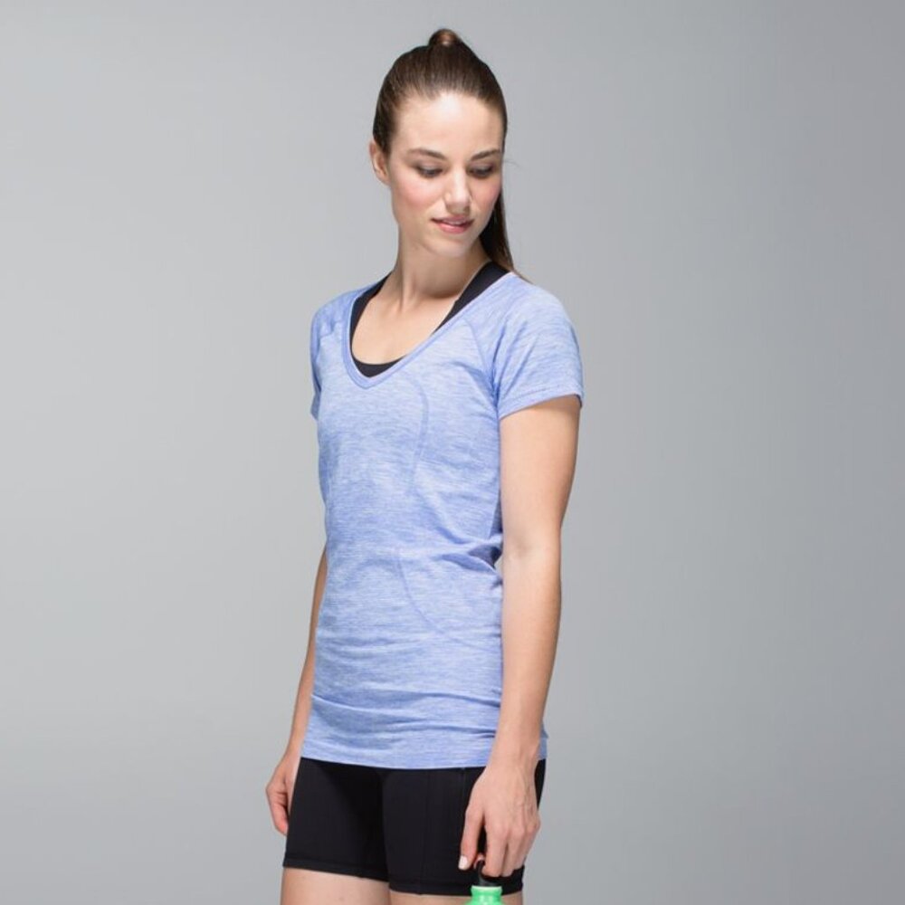Lululemon Women's Run: Swiftly Tech V-Neck - Heathered Blue